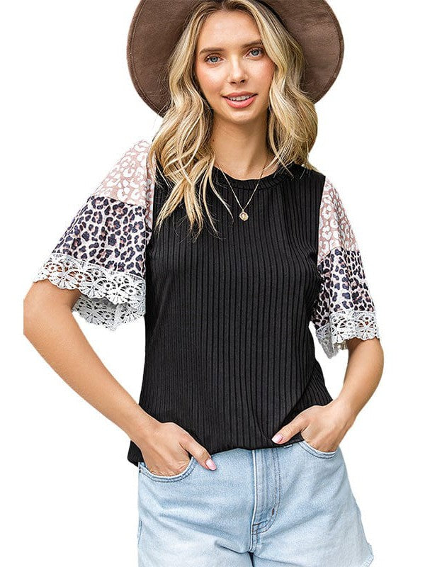 Stylish Women's Leopard Print Lace Top with Loose Fit and Five-Quarter Sleeves