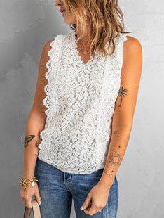 Seductive Lace Tulle Bottoming Sleeveless Top with Classic Round Neck