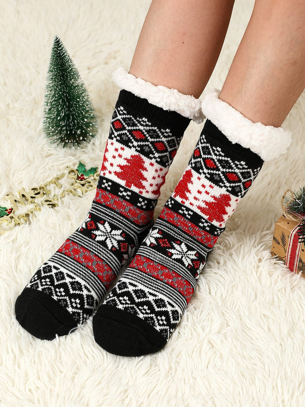 Black Christmas Tree Pattern Thermal Socks