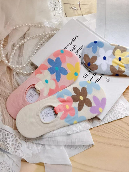 Charming White Floral Print Invisible Socks