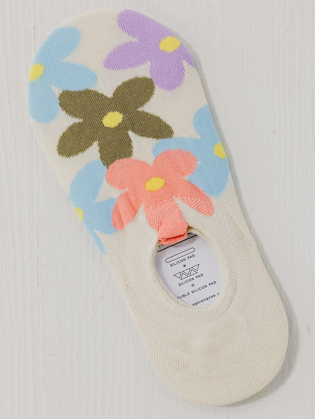 Charming White Floral Print Invisible Socks