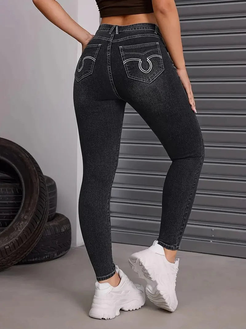 Form-Fitting Slender Skinny Jeans with Stretchy Slant Pockets, Women's Denim Jeans & Apparel