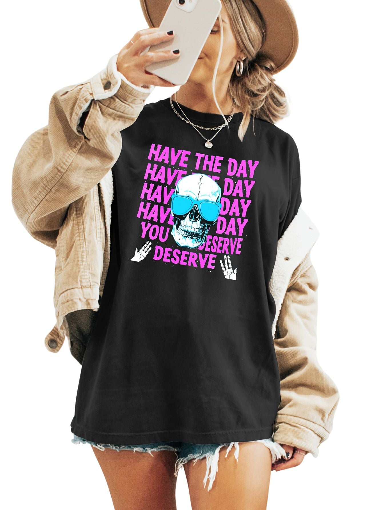 Skull Patterned Crew Neck T-shirt: Vintage Style Women's Top for Spring & Summer