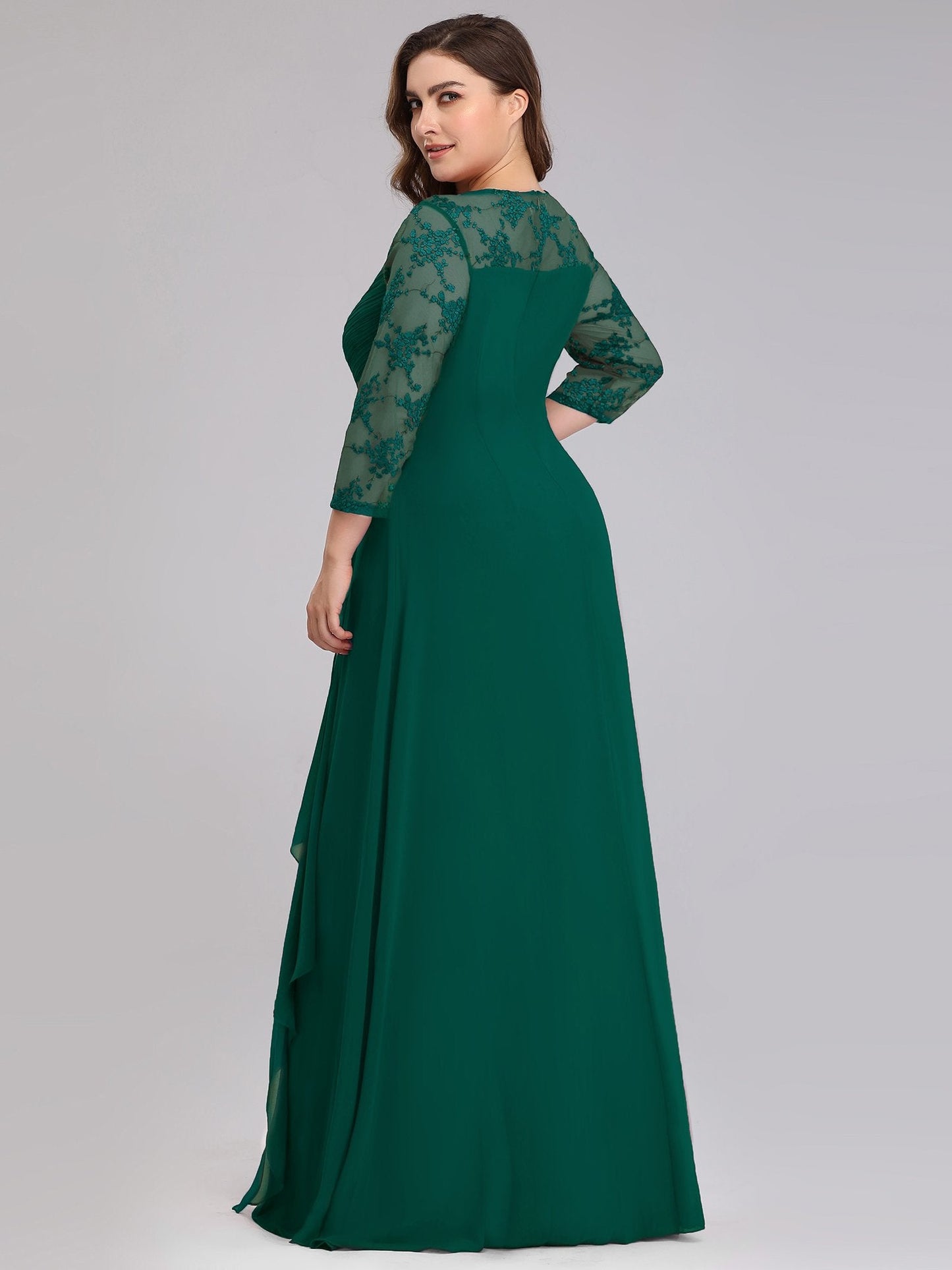 Elegant Plus Size Formal Evening Dress with Long Half Sleeves