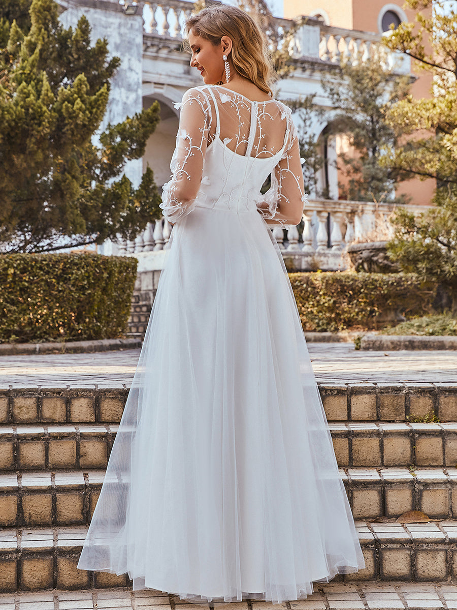 Exquisite Bulk Tulle Bridal Gown Adorned with Delicate Lace