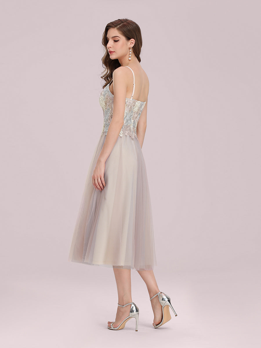 Romantic A-Line Short Tulle Wholesale Bridesmaid Dress with Appliques