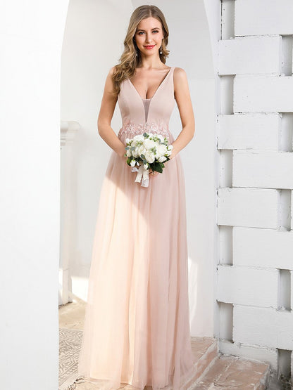 Fashion V Neckline A-Line Tulle Wholesale Bridesmaid Dresses with Floral Appliques