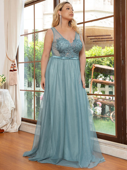 Floral Lace Applique V-Neck Plus Size Bridesmaid Gown